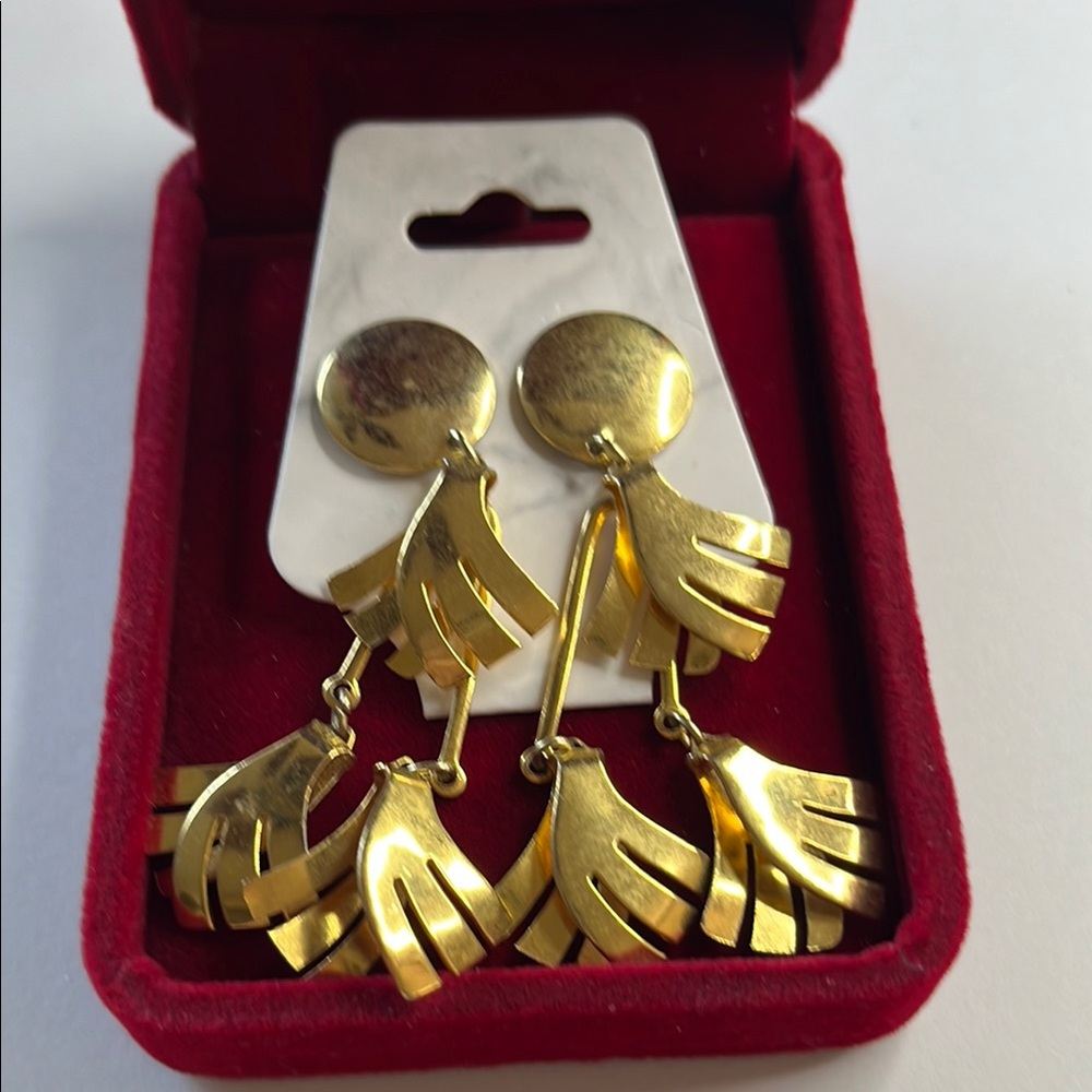 42 Elegant Gold Dangle Leaf Earrings